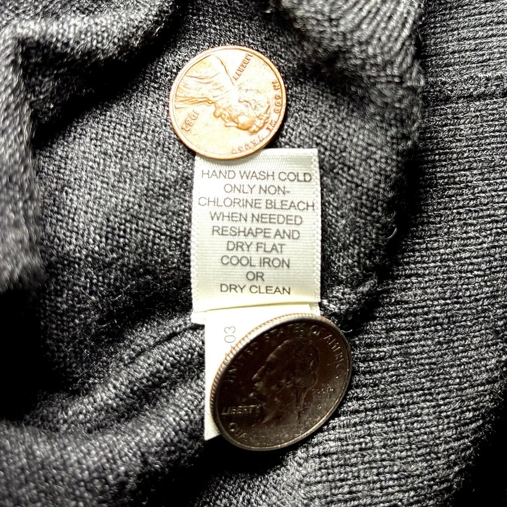 Banana Republic Mens XL 100% Merino Wool Argyle V-Neck Sweater Gray Charcoal